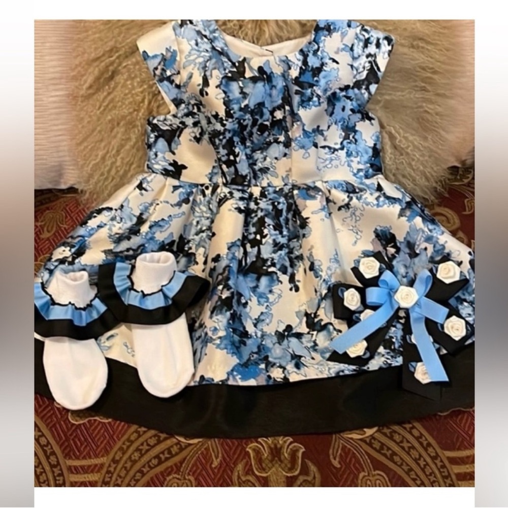 Pippa & Julie kids dress size 3T & socks and bow price is firm